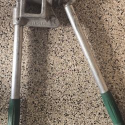 GREENLEE METAL STUD PUNCH