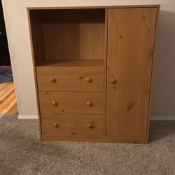 Dresser/Cabinet