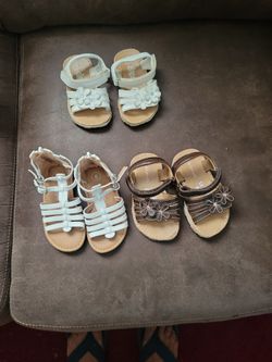 3 pair of size 6 Sandals