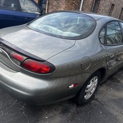 1999 ford Taurus