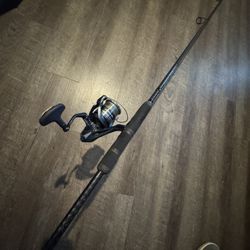 Shimano Miravel 4000 Californian 7’7” Med Salt And Fresh Water Fishing Combo. Like New. 