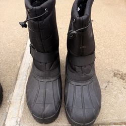 Men’s Size 13 Snow Boots