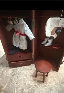 American Girl Queen’s Treasure Wood Wardrobe Vanity Doll Trunk Case Chair Coat