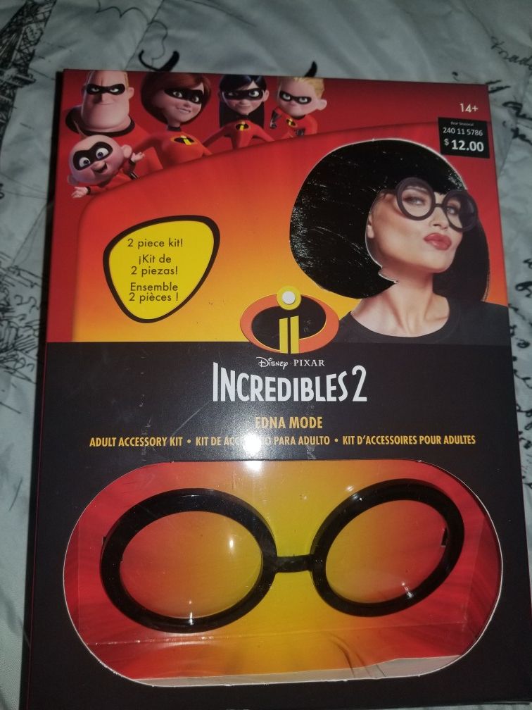 Incredibles Edna mode wig and glasses