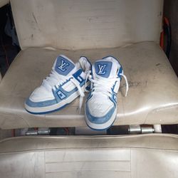 Louis Vuitton Sneakers Size 8