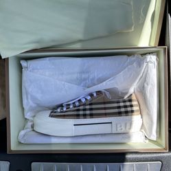 Women’s Burberry Shoes 