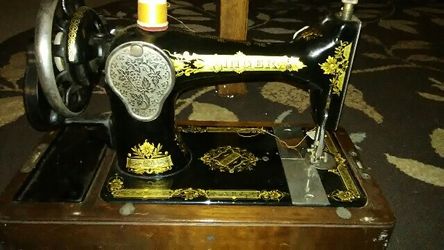 Antique Singer Sewing Machine Bentwood case