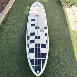 McTavish Surfboard / High Performance Longboard 9’ 1” 
