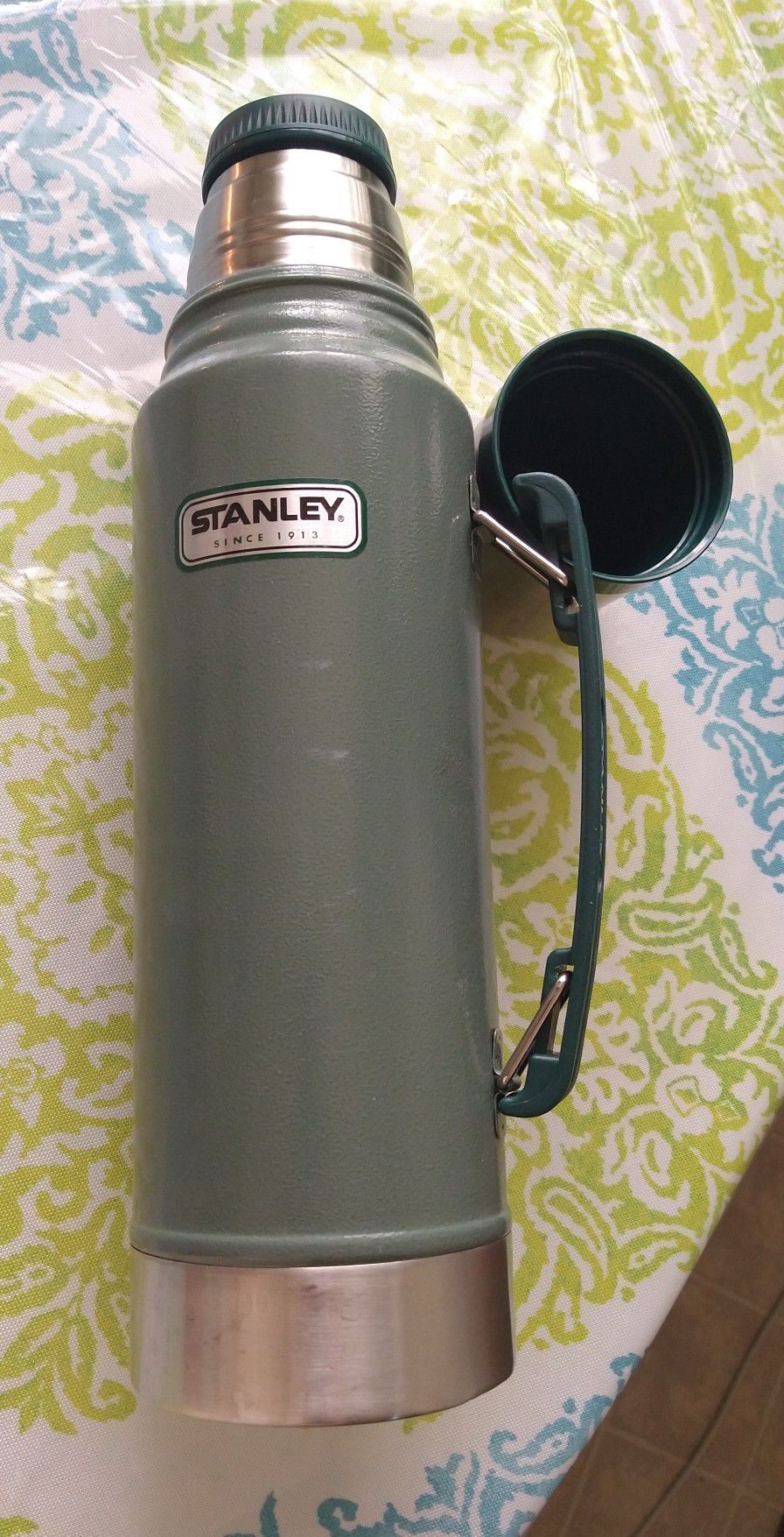 Stanley Classic Vacuum Insulated Wide Mouth Bottle 1.1 QT for Sale in  Hoboken, NJ - OfferUp