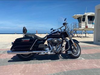 2011 HARLEY DAVIDSON ROAD KING CLASSIC