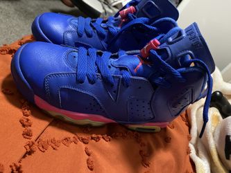 Jordan Retro 6 Size 5Y