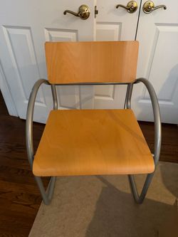 Great Looking Metal and Wood Chair in Great Condition Desk or accent chair 22.5w x 18sh x16.5sd x 32h Smoke free household