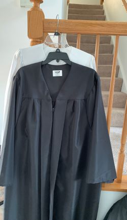 Jostens Graduations Gowns