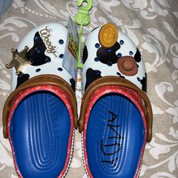 CROCS