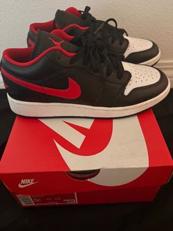 Air Jordan 1 Low Black Red White Sneakers size 5.5