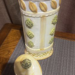 Tuscan-Style Ceramic Kitchen Canister with Lid – Artichoke Design