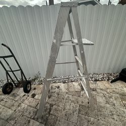 Keller Commercial Type II Model 705 5‑Foot Green Line Stepladder – 225 lb Duty Rating