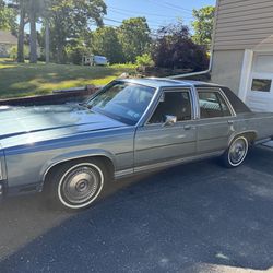 1987 Ford Crown, Victoria