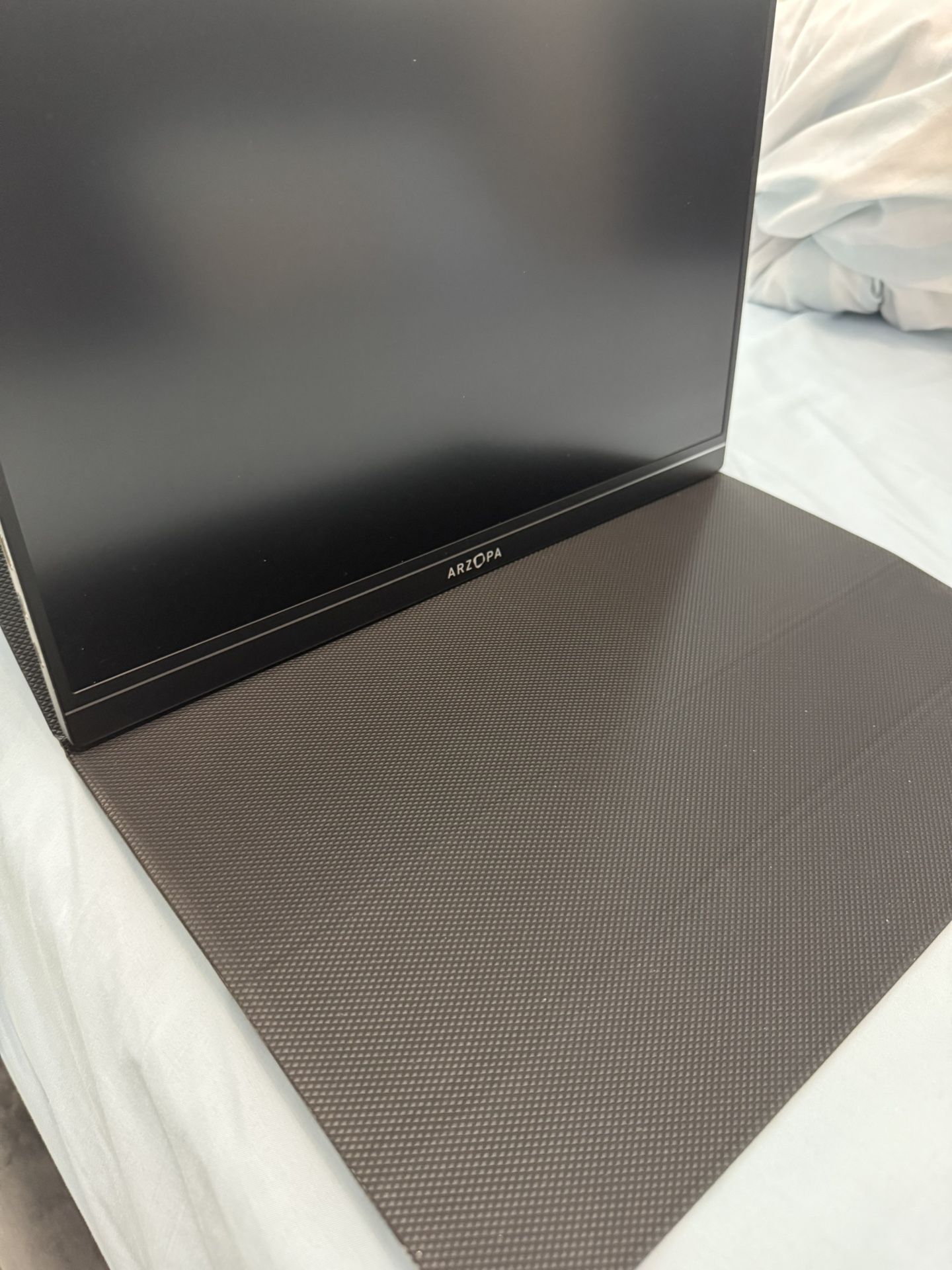 Arzopa Black portable monitor