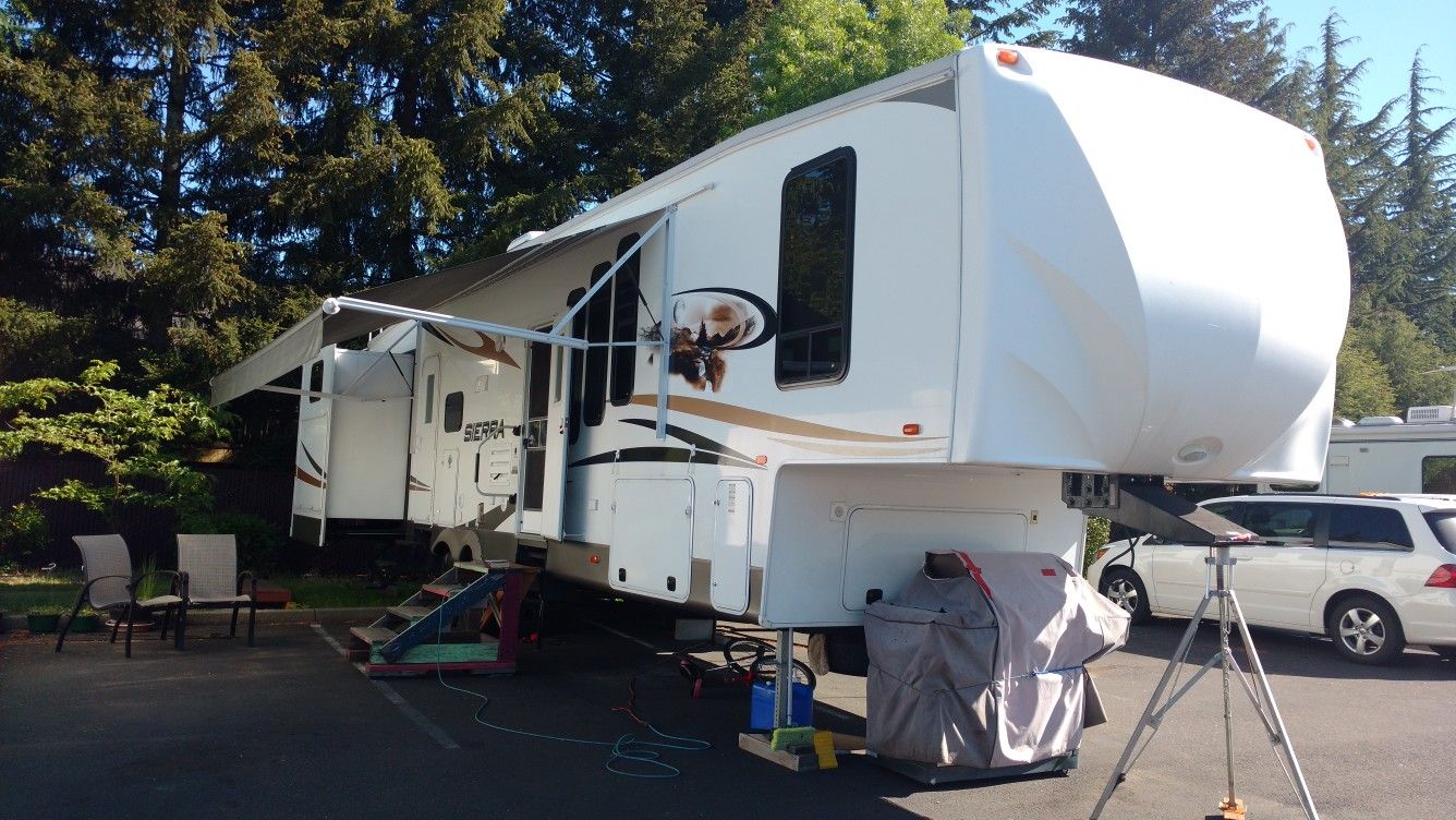 2012 Forest River Sierra 365SAQ