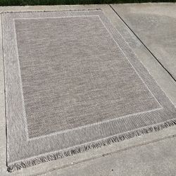 Nice Indoor/Outdoor Rustic Style Area Rug (5’2”x7’3”)