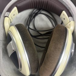 SENNHEISER HD599