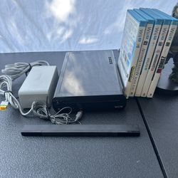 Nintendo Wii U Console WUP-101(02) Tested Works! With 5 games! No Gamepad