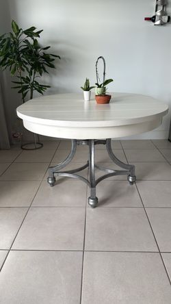 Dinning table oval/round white wood