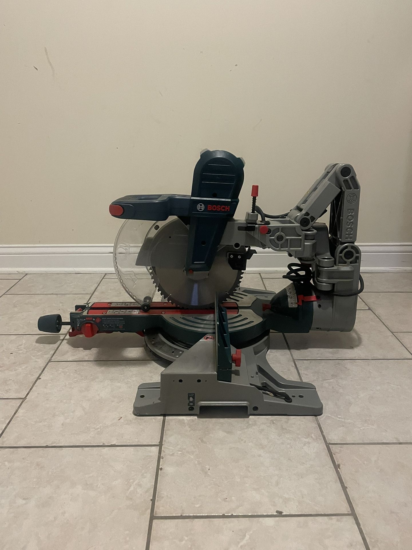 Sliding Glide Miter Saw