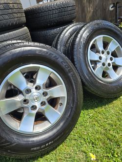 Toyota 4runner and tacoma rims tires 80%