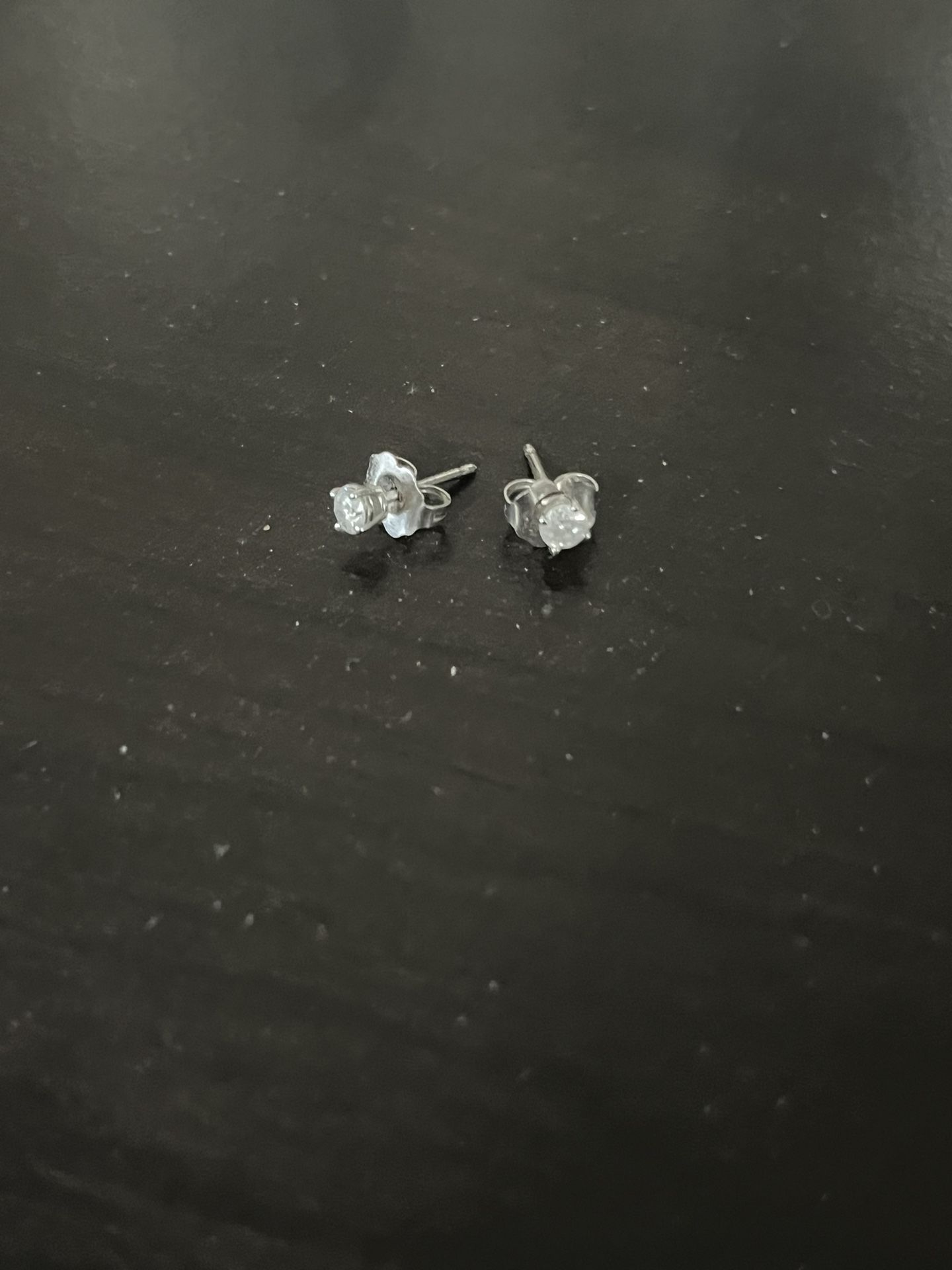 1/4 Karat White Gold earrings