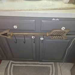 ARROW CLOTHES HOOK. 29IN LONG