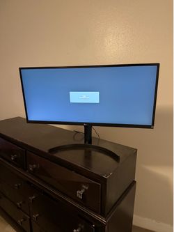 Black LG monitor