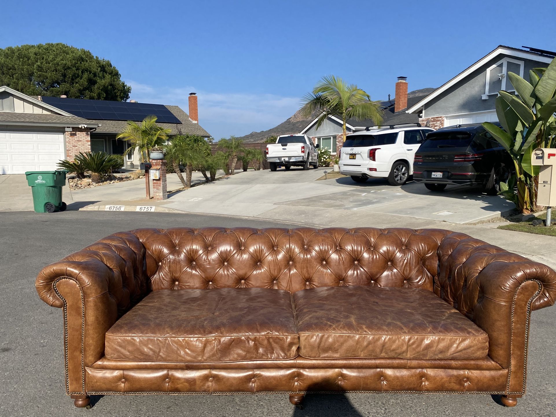 Restoration Hardware 8ft Kensington Leather Sofa GREAT CONDITION 