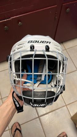 Used kid Youth icehorcky helmet size 6-6 5/8