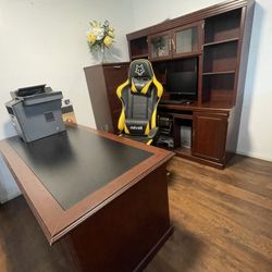 Executive Desk With Hutch (2pc)