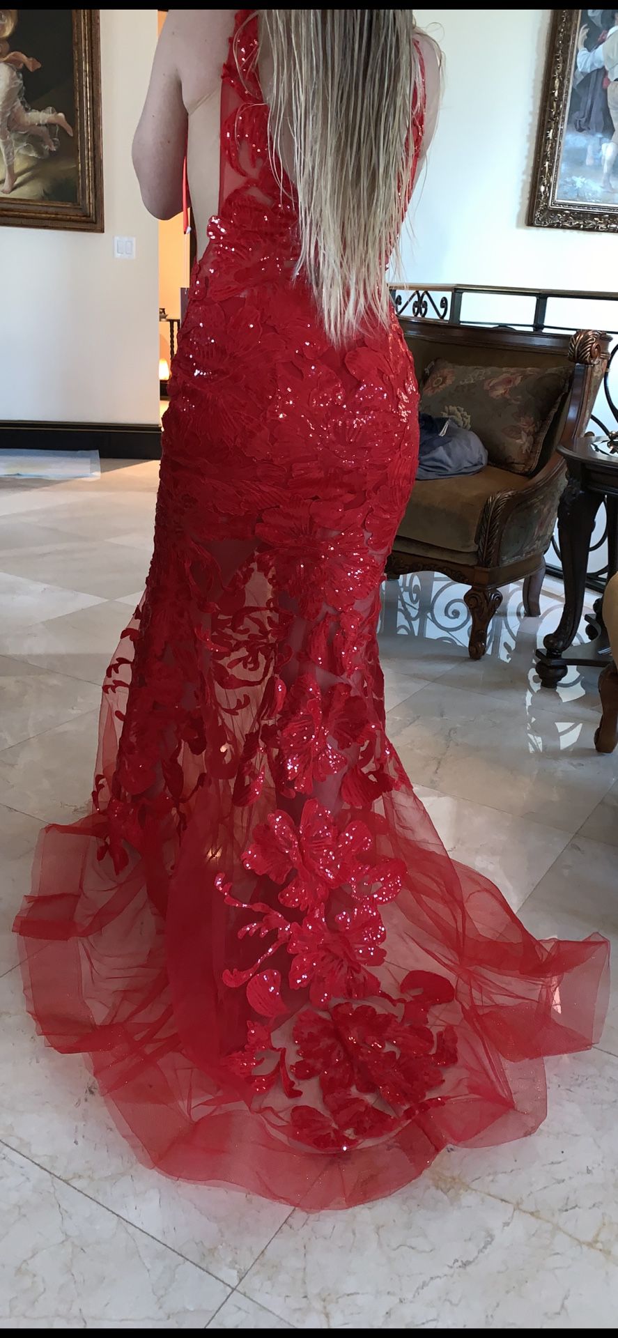 Beautiful red dress size 6. Brand JOVANI