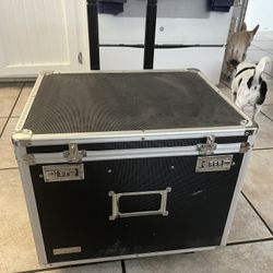 VAULTZ small Travel Case With Locking Code 