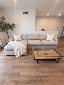 Crate and Barrel Deep Seat Sectional Free Delivery $1,000