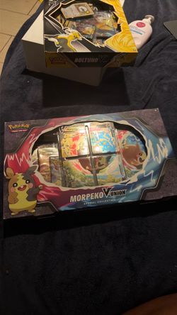 Pokemon TCG Morpeko V-Union Special Collection Box. 2 Fusion Strike Packs!