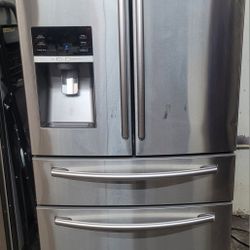 Samsung 28 Cubic Foot Refrigerator With Flex Zone