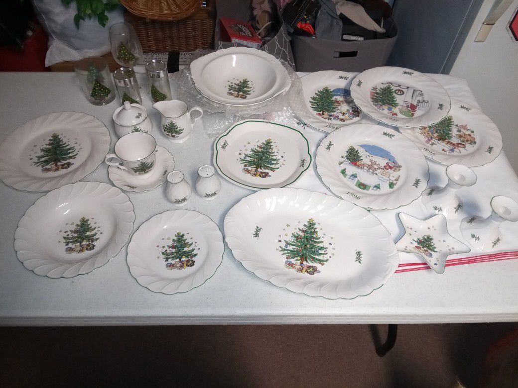 Nikko Christmas Plate Sets