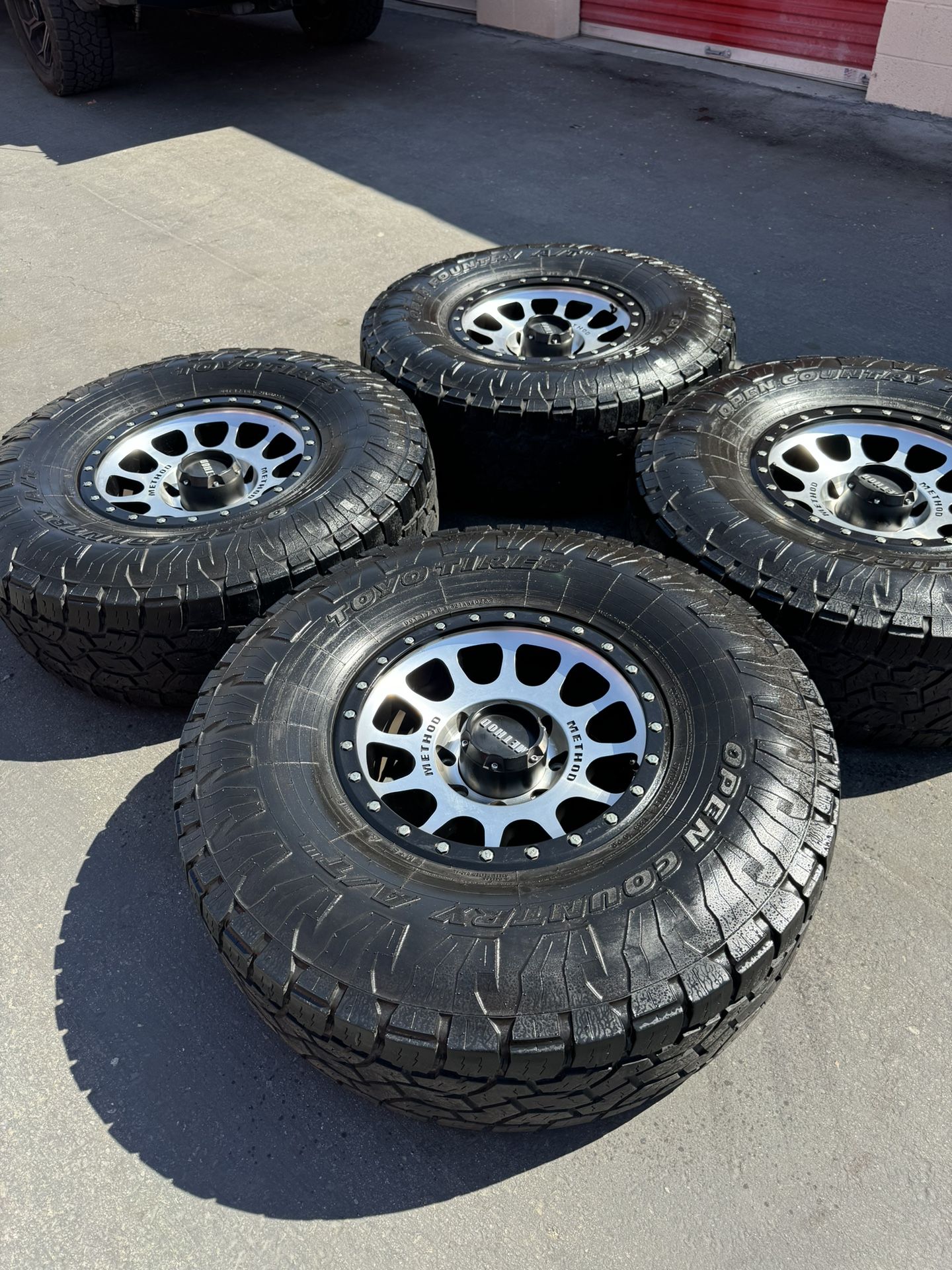 8x6.5 Lug Ram Cummins Chevy GMC 2500 Method 17” Machined Wheels And 37