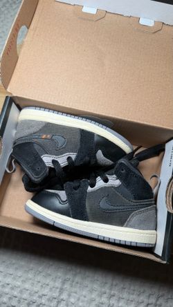 JORDAN 1 MID SE CRAFT KIDS SIZE 6C