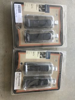 Harley Davidson part skull footpeg kit part # 50370-04 Total of 4 units