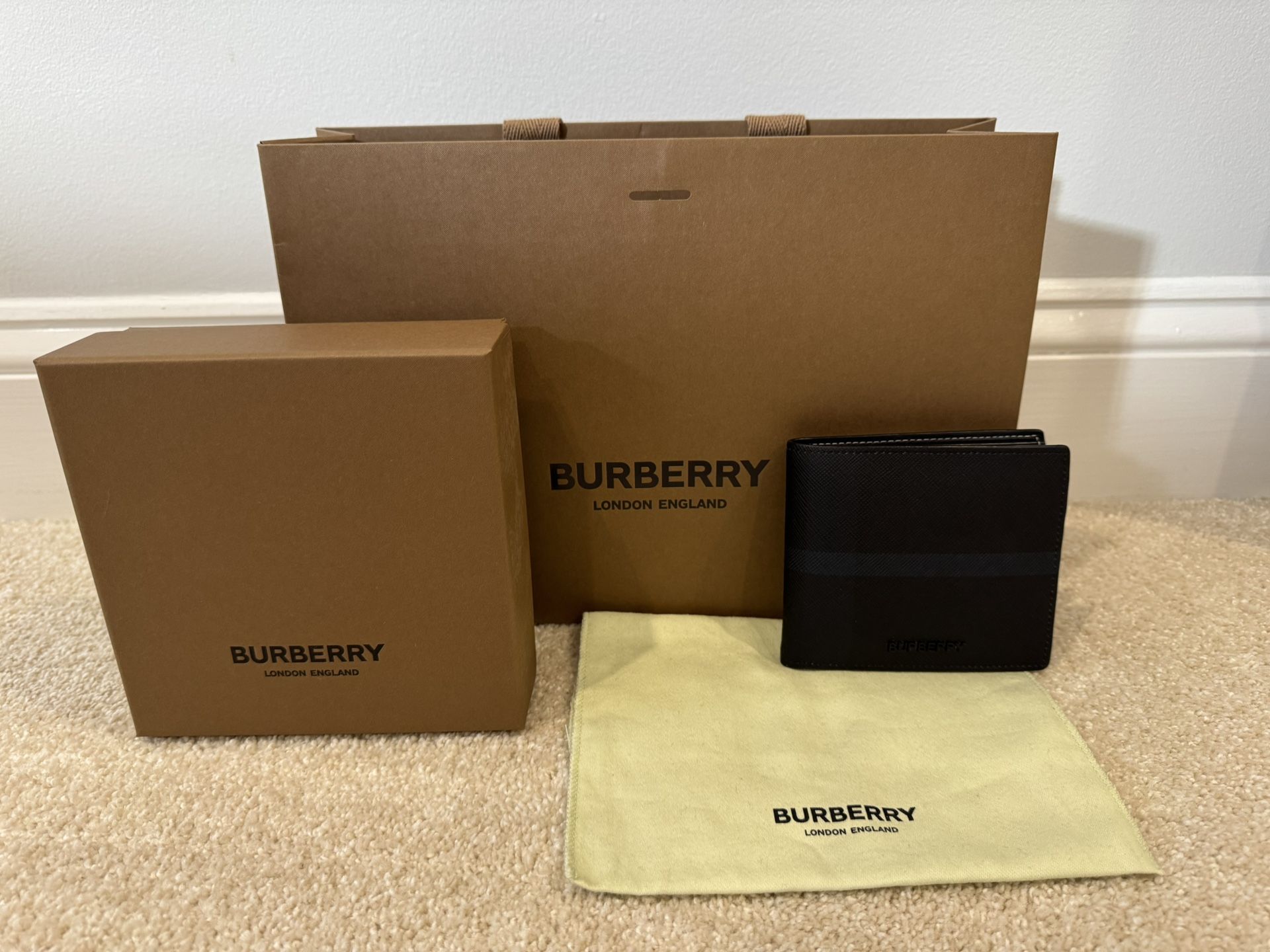 Burberry Men's Check Bifold Wallet with Accessories