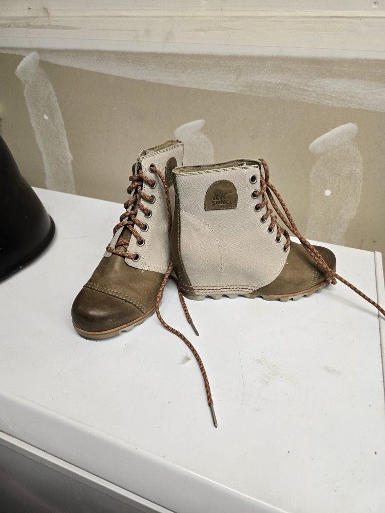 Sorel Wedge Shoes New 