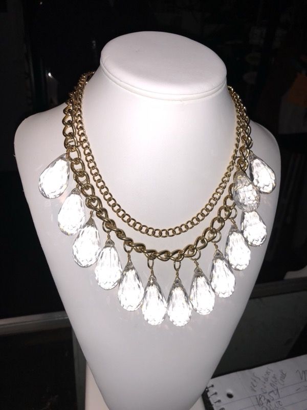 Crystal style fashion necklace very nice