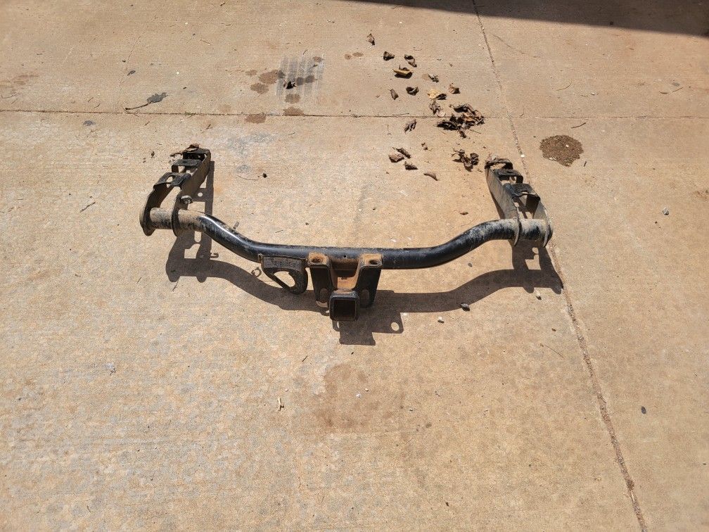 Chevy Silverado 99-08 Tow Hitch