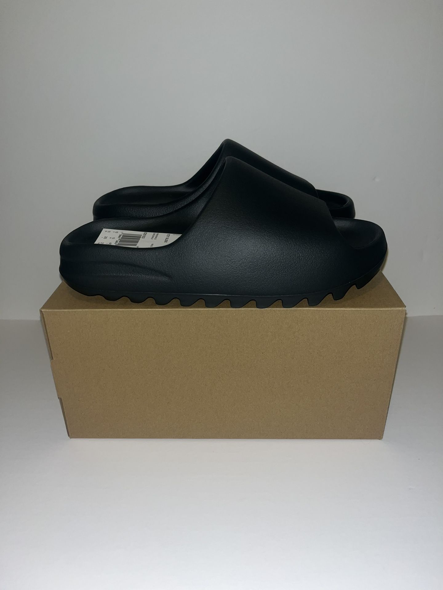 Adidas Yeezy Slide Dark Onyx Men’s Size 10